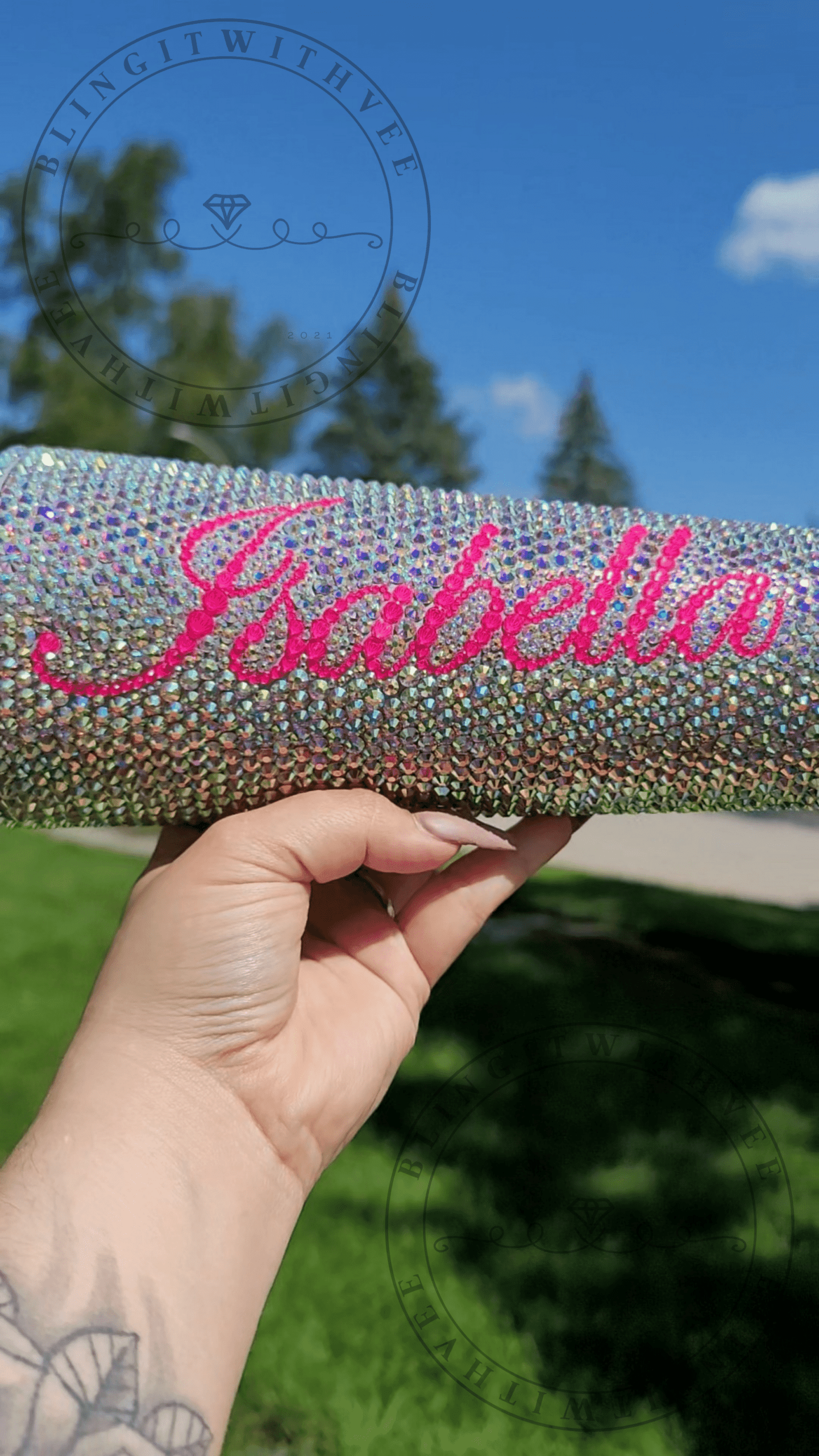 How to rhinestone a name, How to apply rhinestones to a tumbler